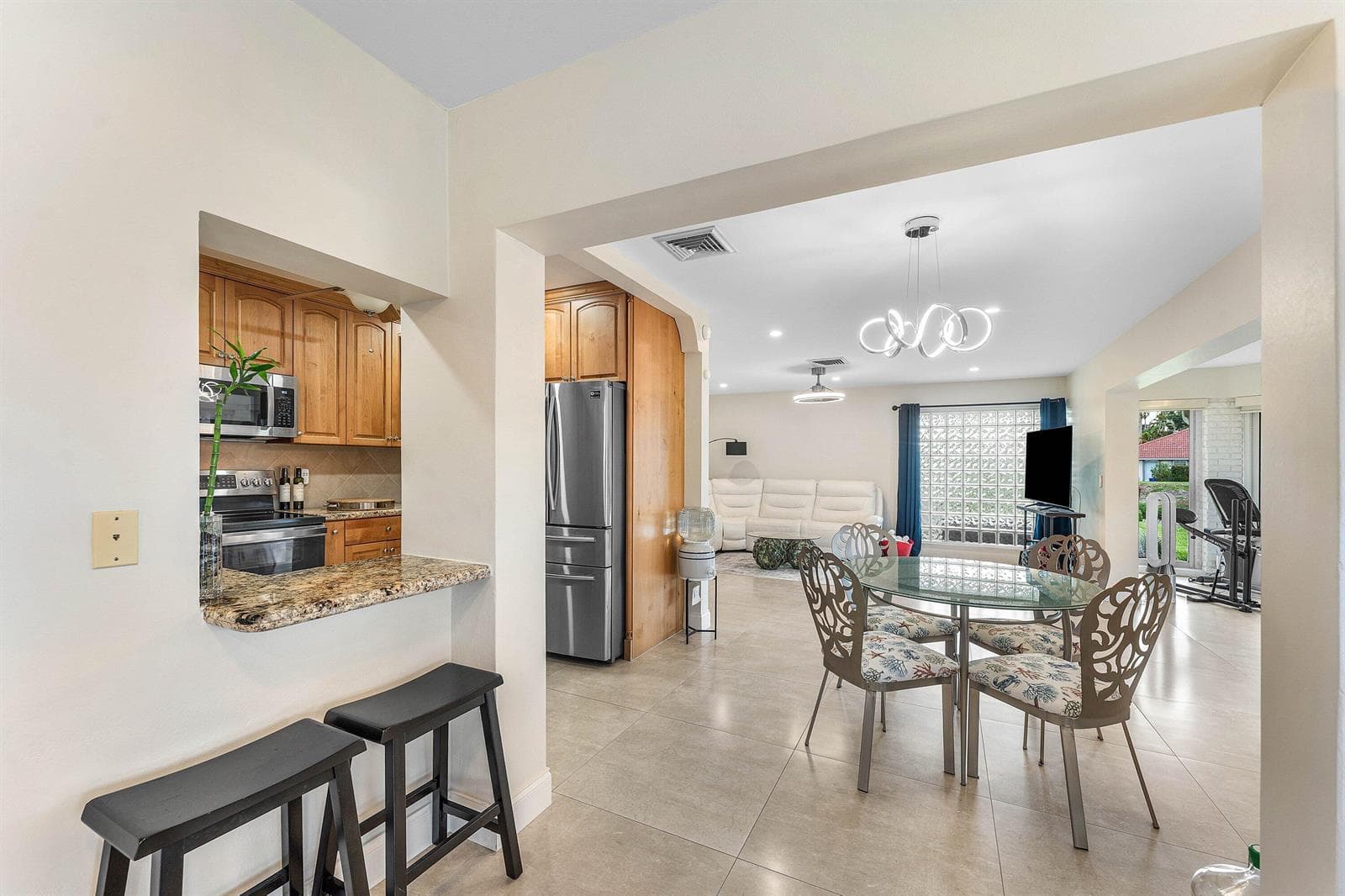 362 Yorktowne Circle photo 18