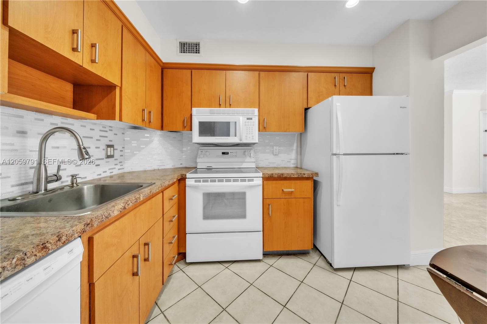 1985 S ocean dr 6p photo 11