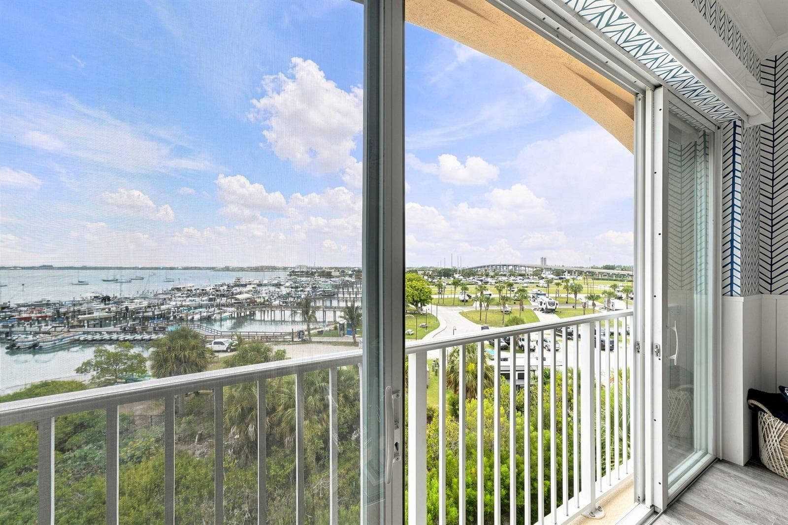 34 Harbour Isle Drive W ph06 photo 20