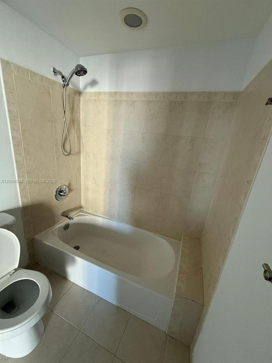 7929 West Dr 802 photo 17