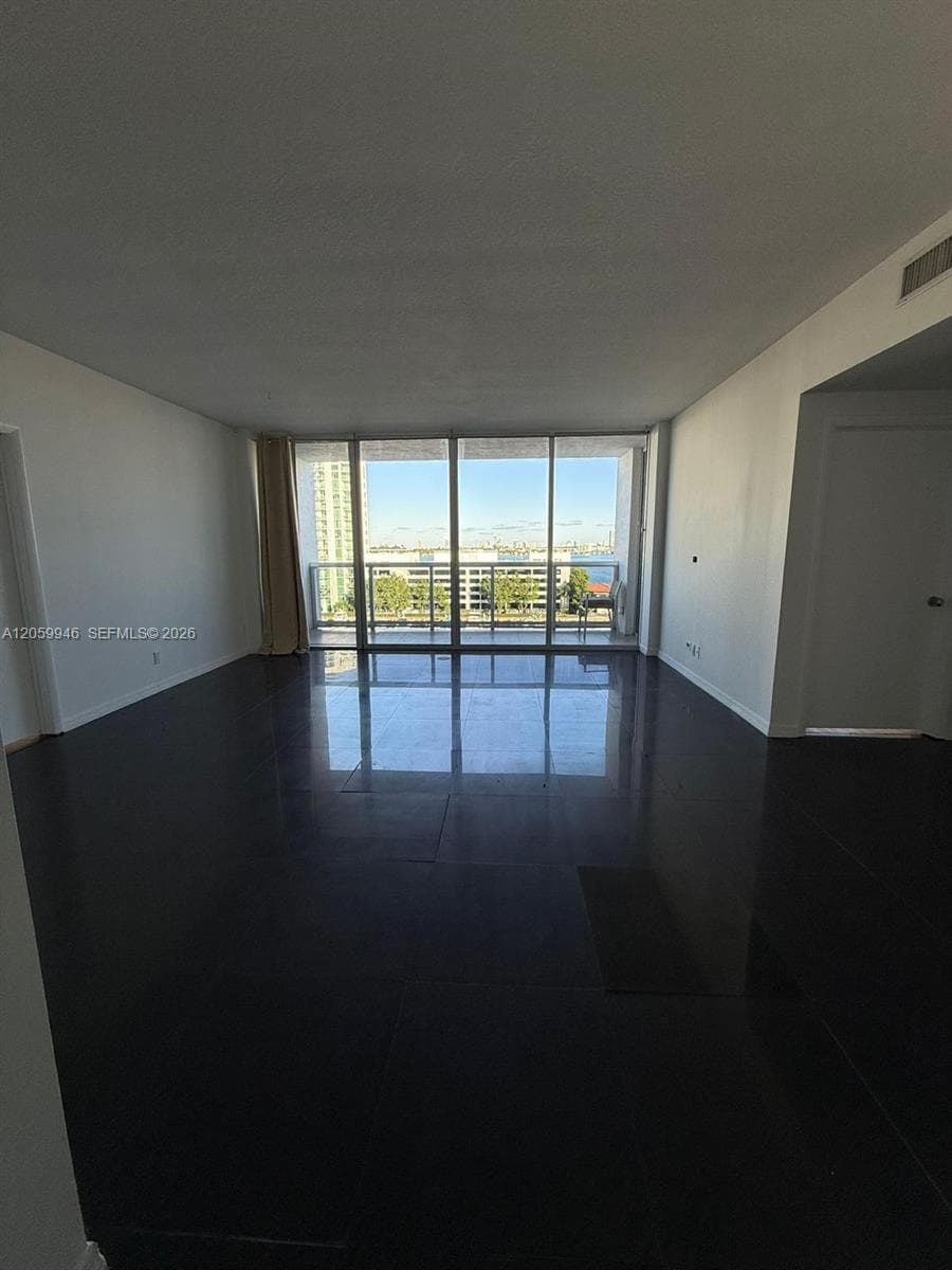 7929 West Dr 802 photo 7