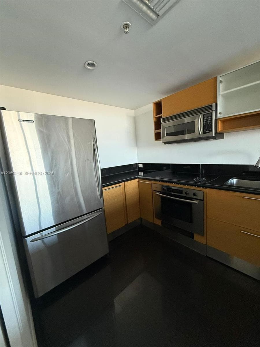 7929 West Dr 802 photo 11