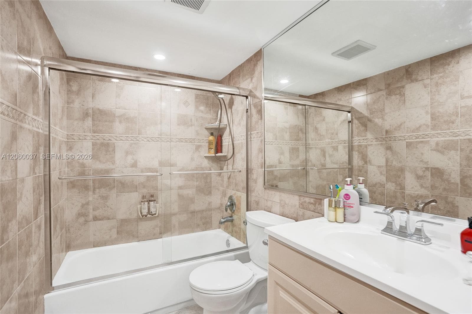 401 Golden Isles Dr 302 photo 20