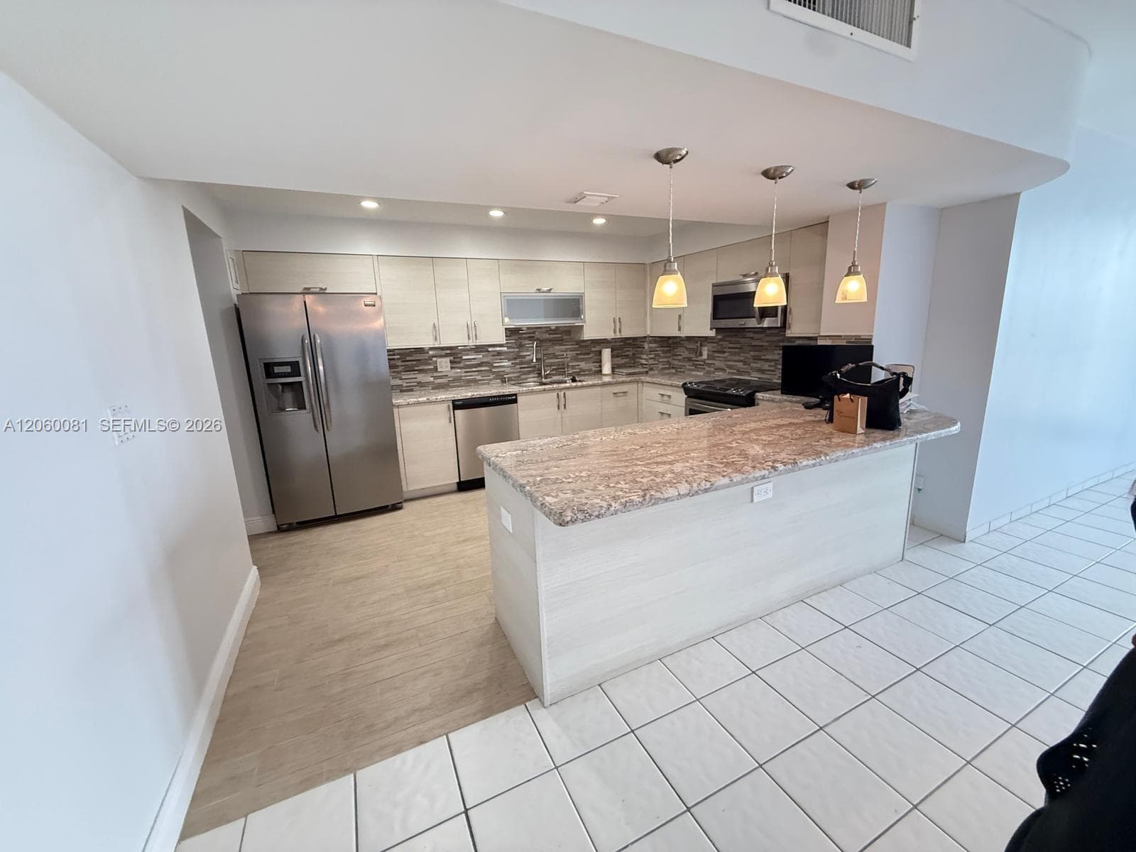5825 Collins Ave 7B photo 6