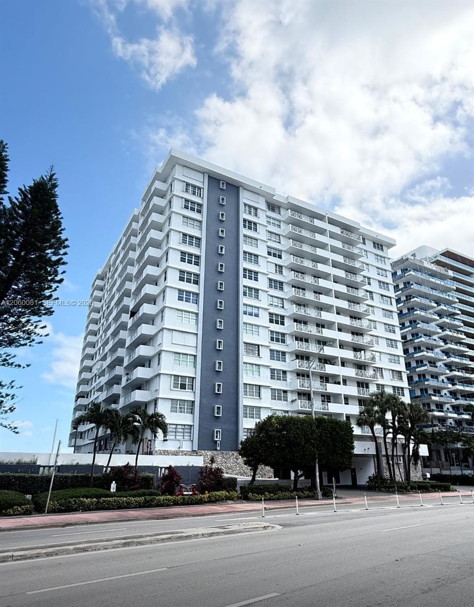 5825 Collins Ave 7B photo 14