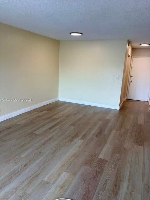 2775 Taft St 305 photo 3