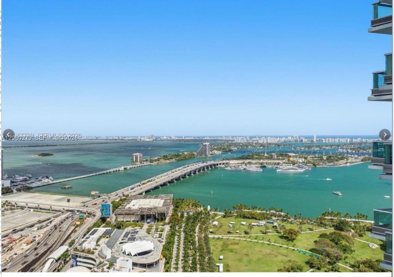 900 Biscayne Blvd 3408 photo 2
