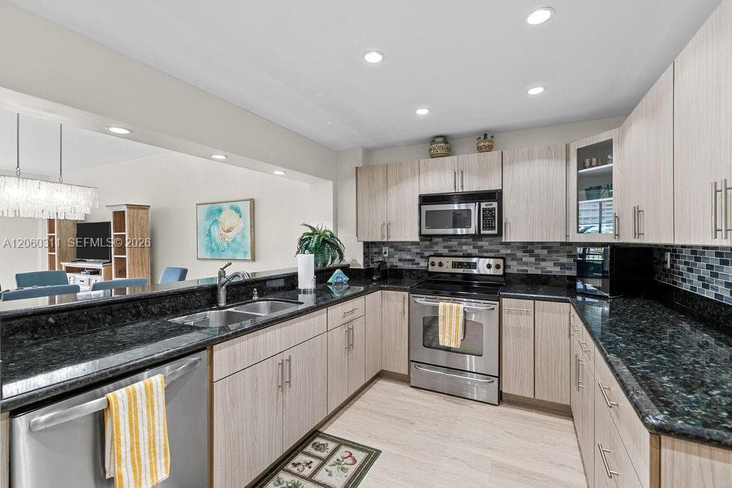 251 Crandon Blvd 325 photo 7