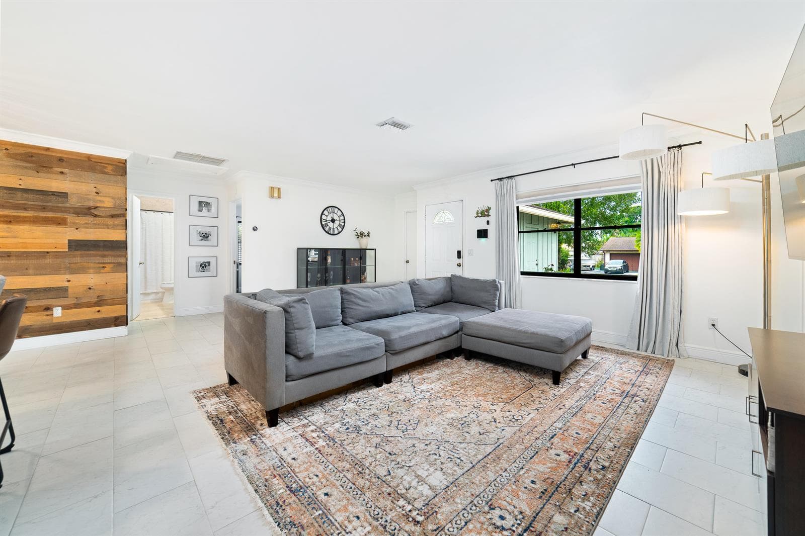 110 W Mango Road photo 5