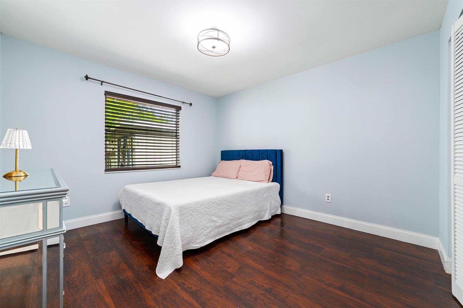 110 W Mango Road photo 15