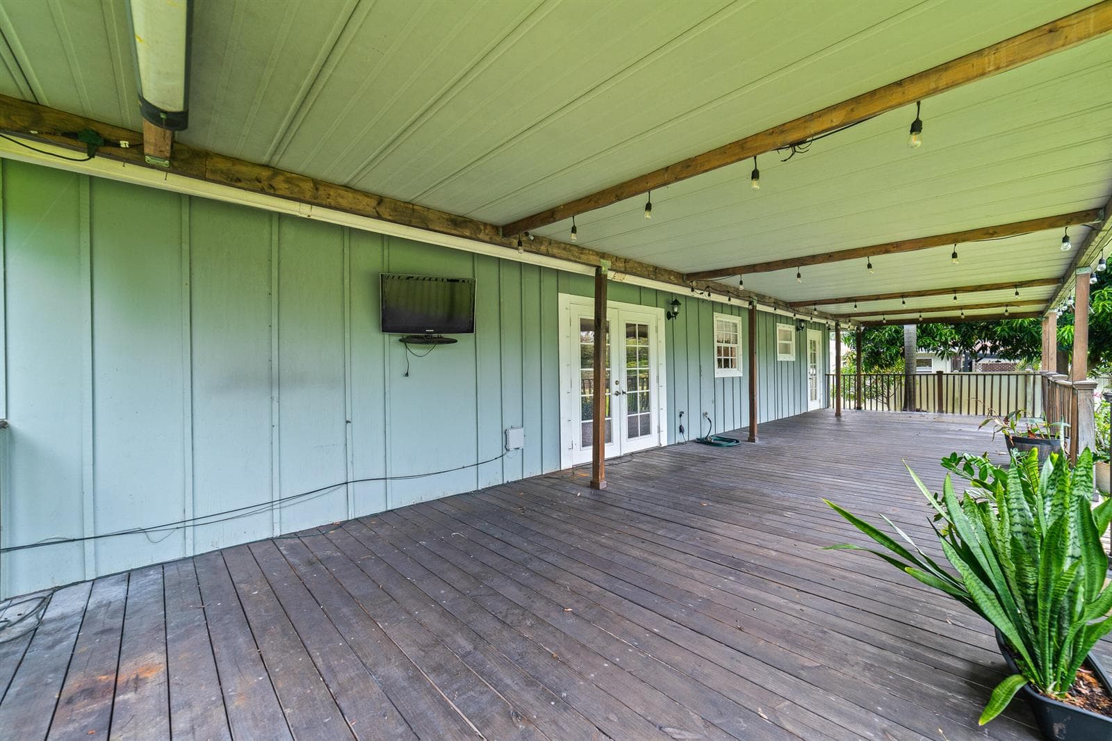 110 W Mango Road photo 25