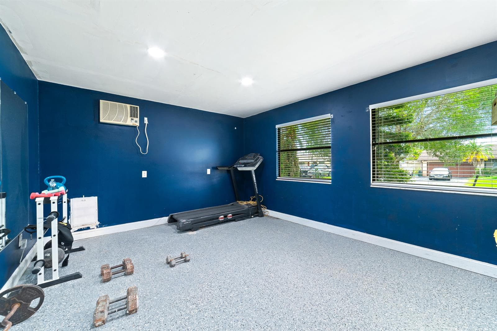 110 W Mango Road photo 21