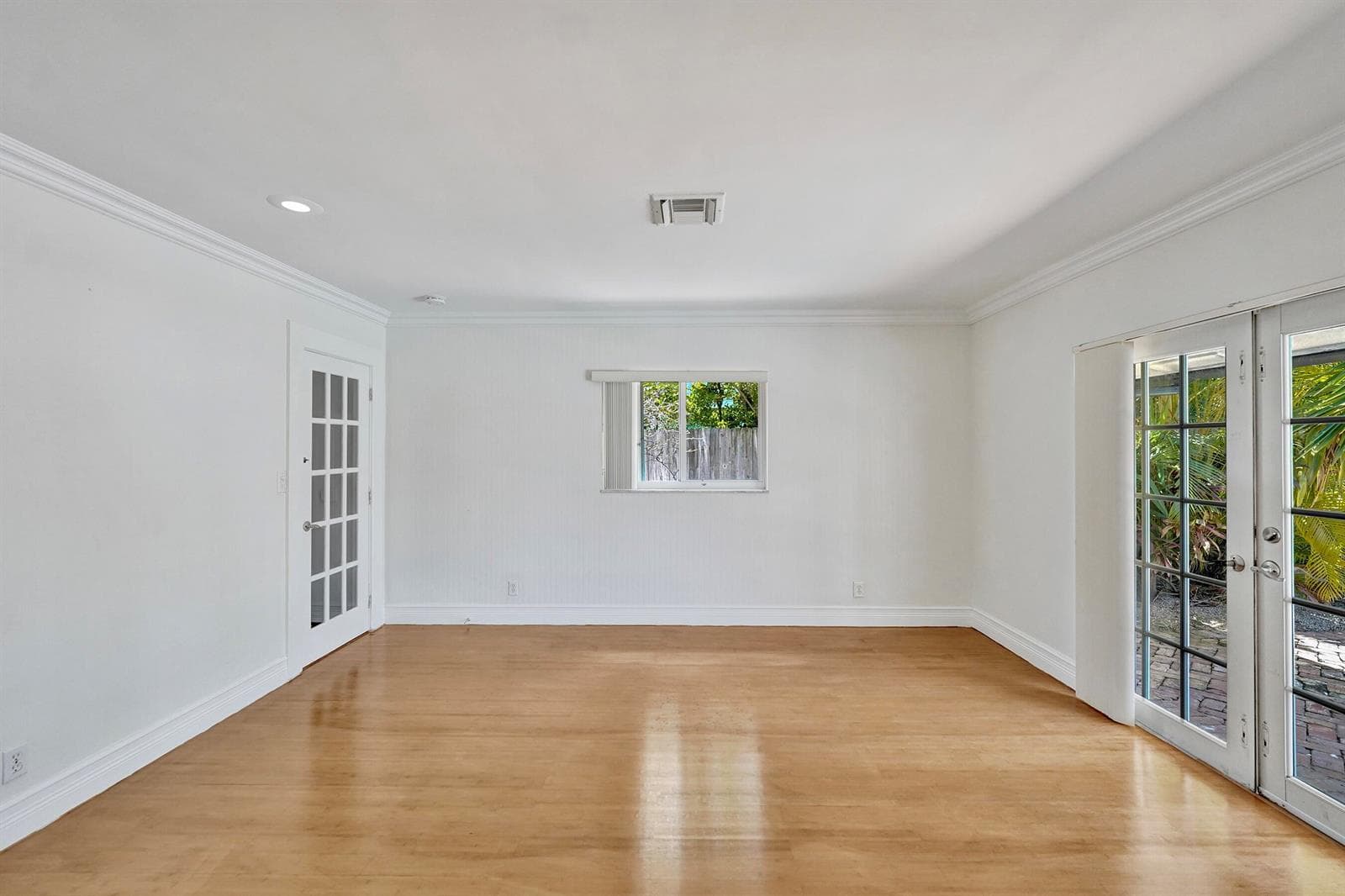 1451 NE 53RD Court photo 19