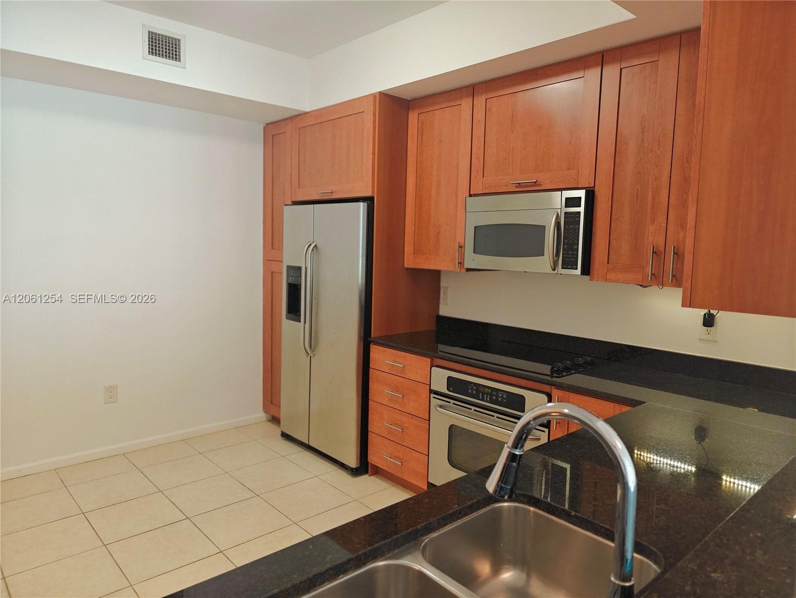3340 NE 190th St 1304 photo 7