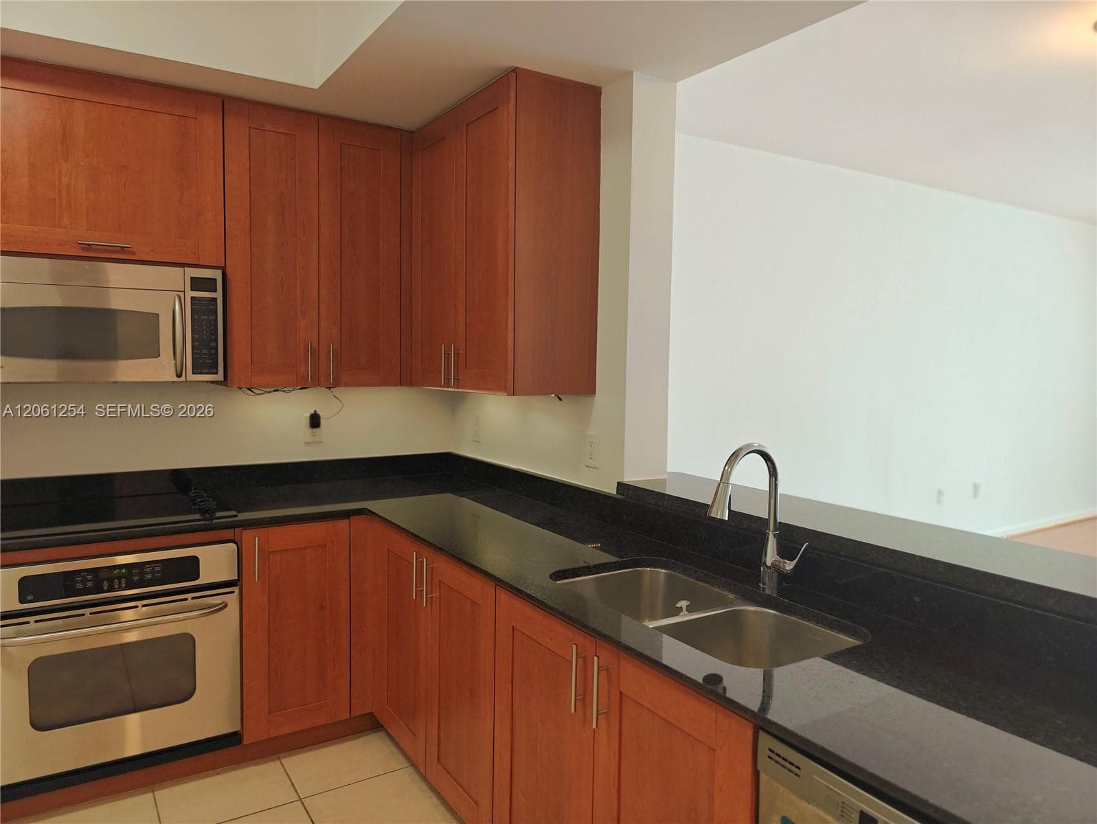 3340 NE 190th St 1304 photo 8