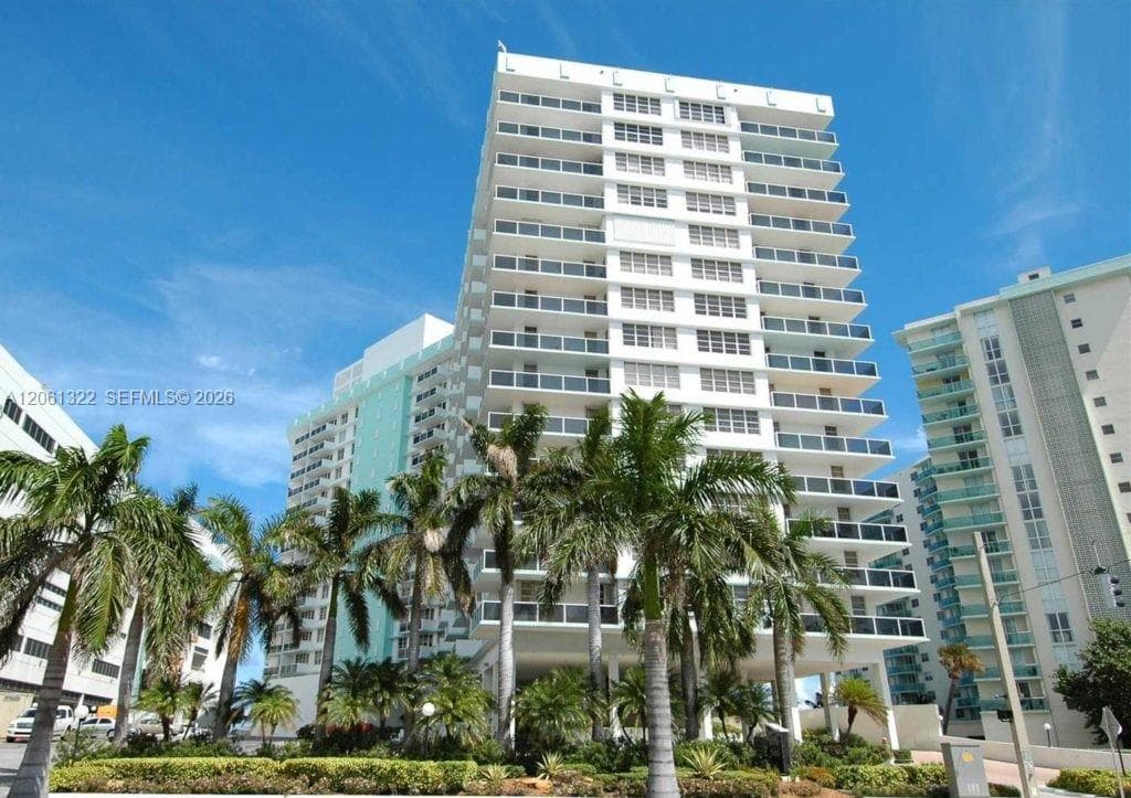 3725 S Ocean Dr 1108 photo 1