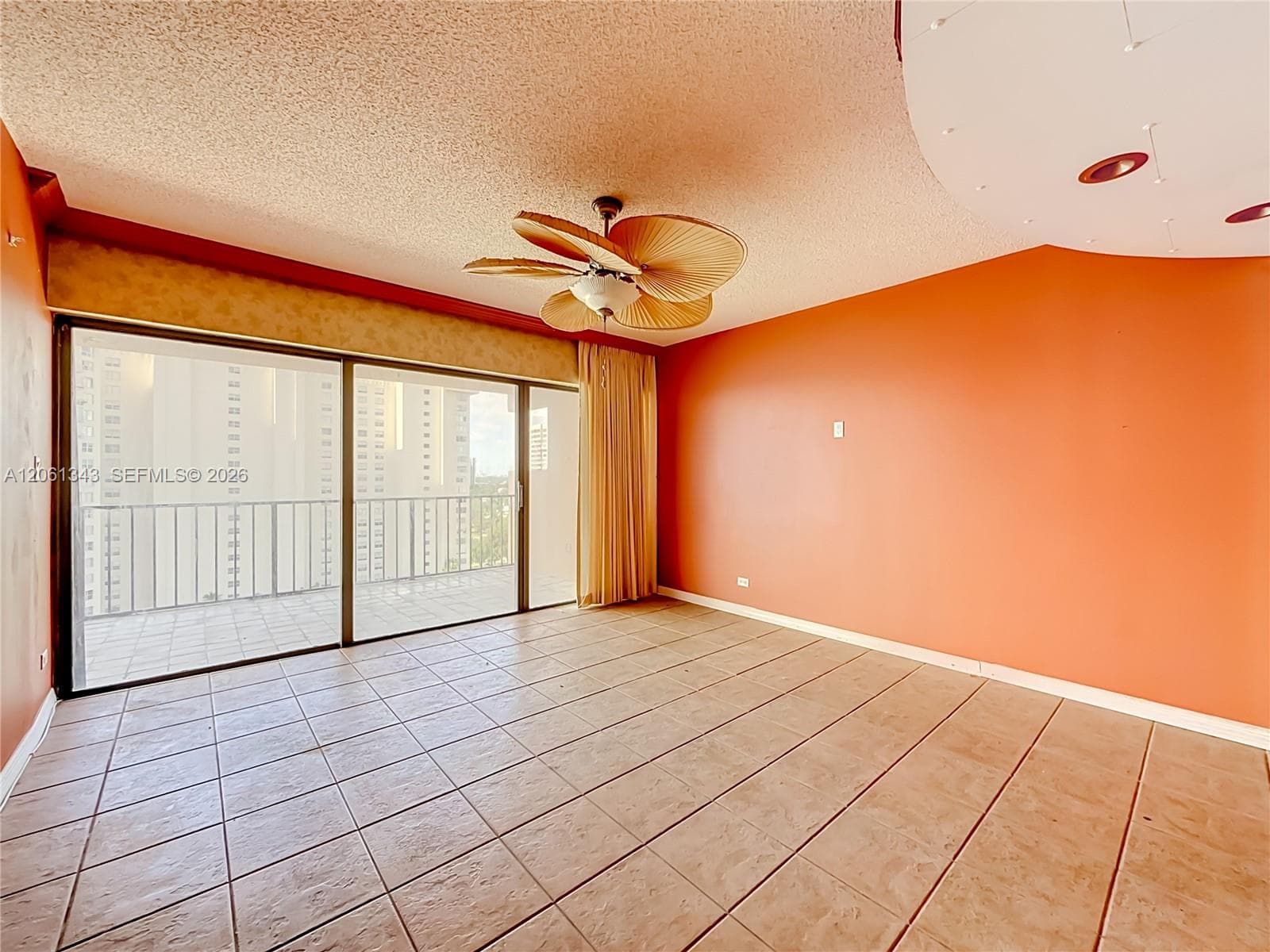 1800 NE 114th St 1508 photo 17