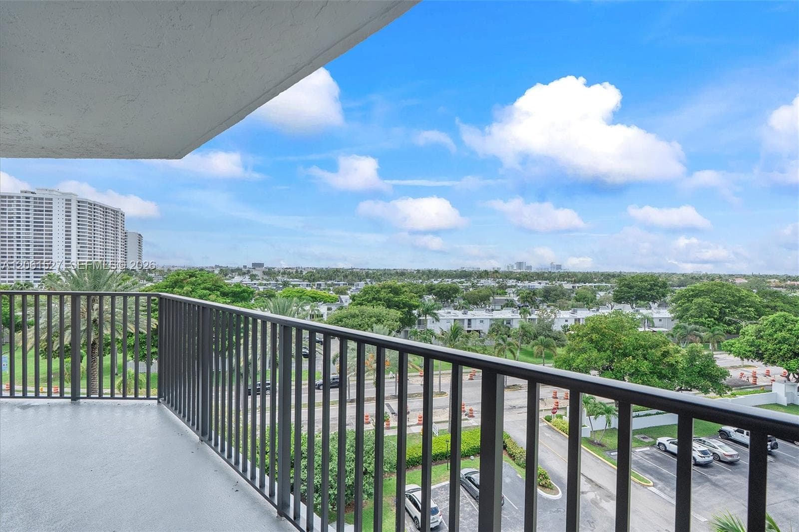 600 Parkview Dr 709 photo 13