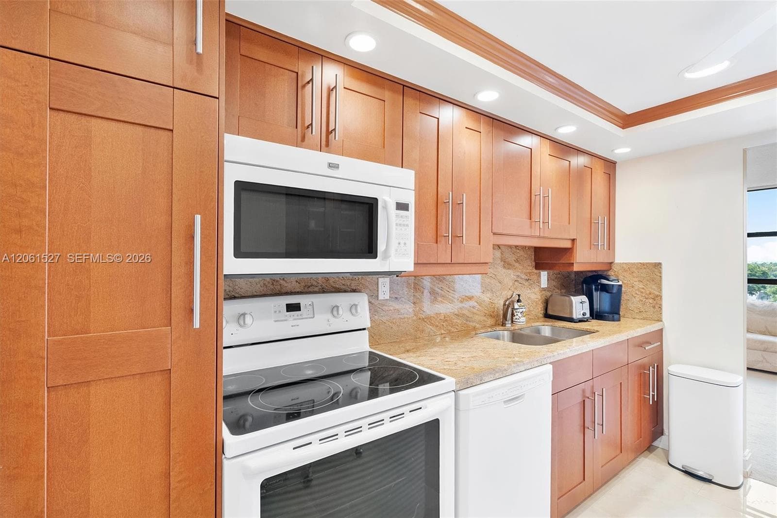 600 Parkview Dr 709 photo 5