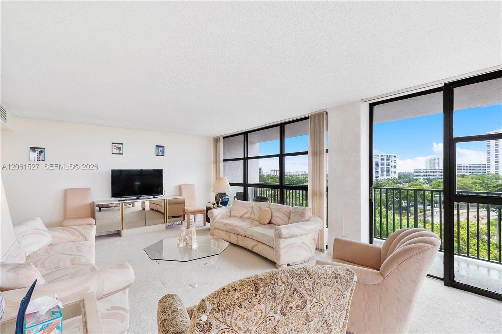 600 Parkview Dr 709 photo 18