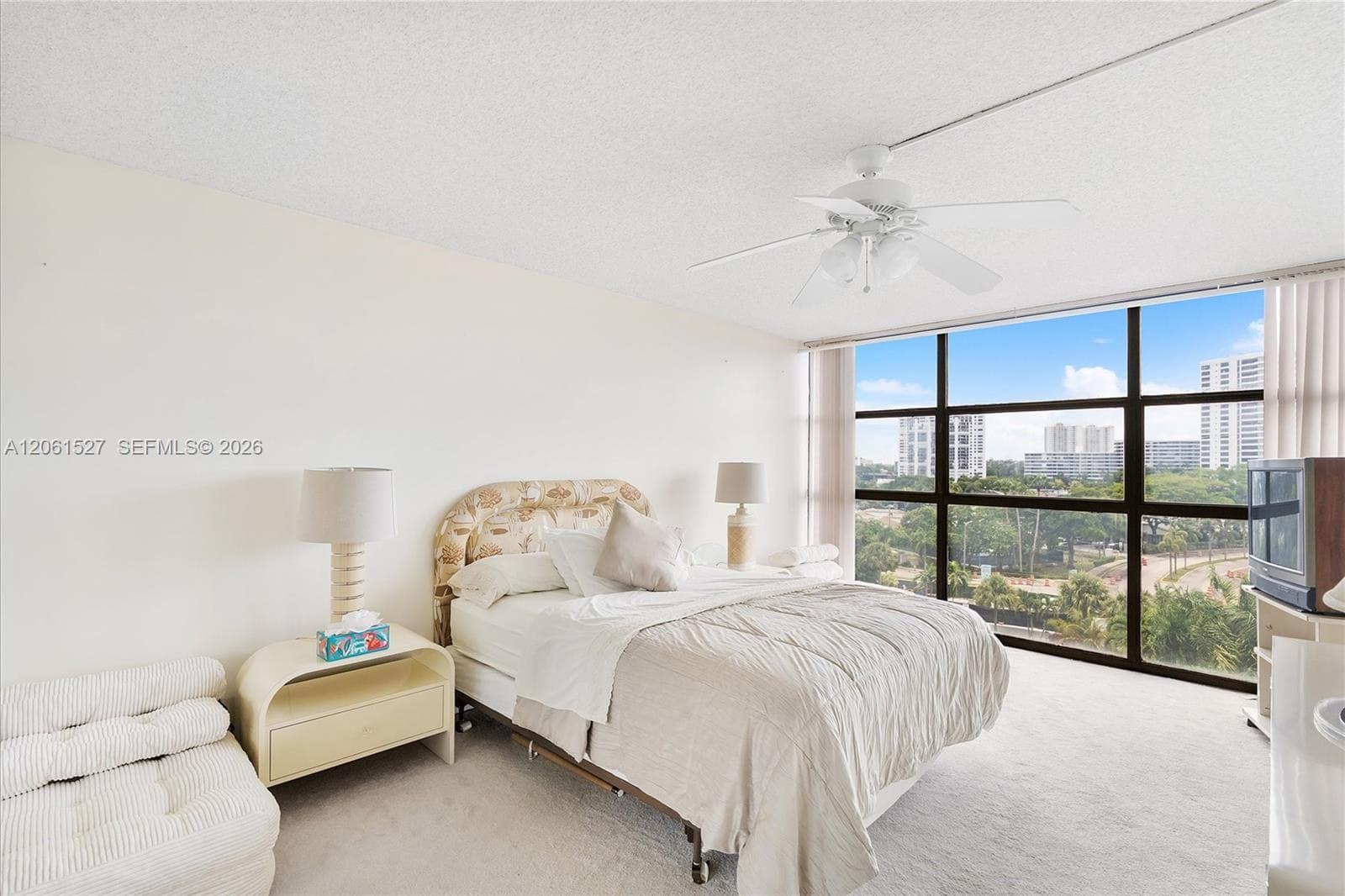 600 Parkview Dr 709 photo 19