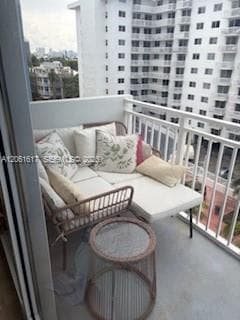 345 Ocean Dr 718 photo 3