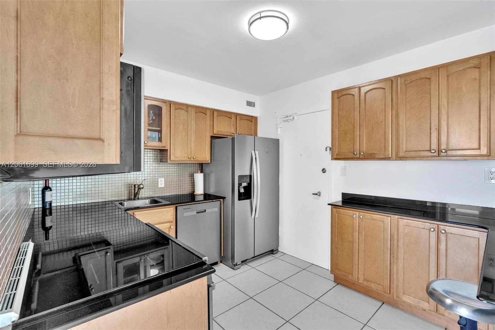 5161 Collins Ave 1017 photo 16