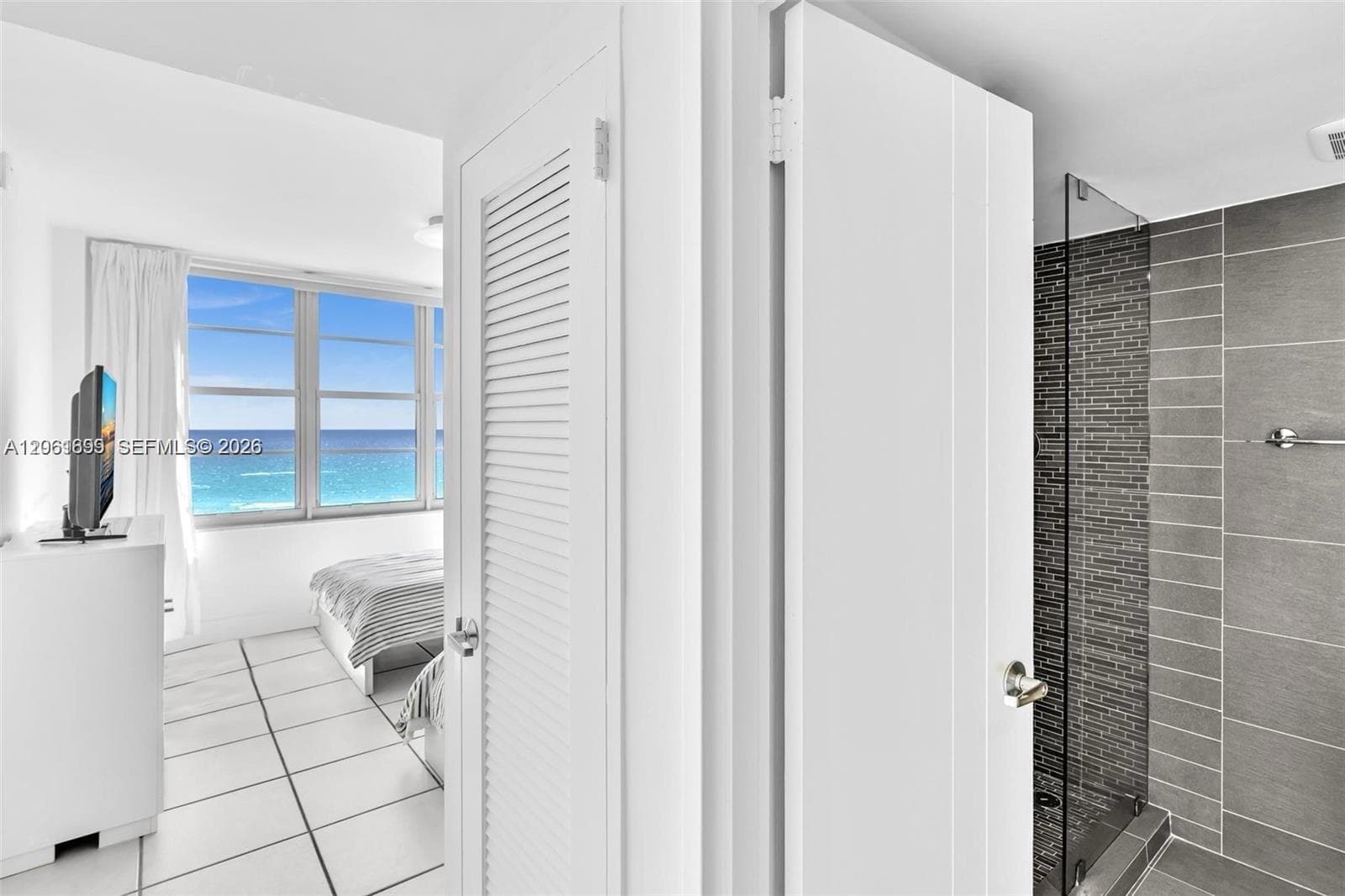 5161 Collins Ave 1017 photo 20
