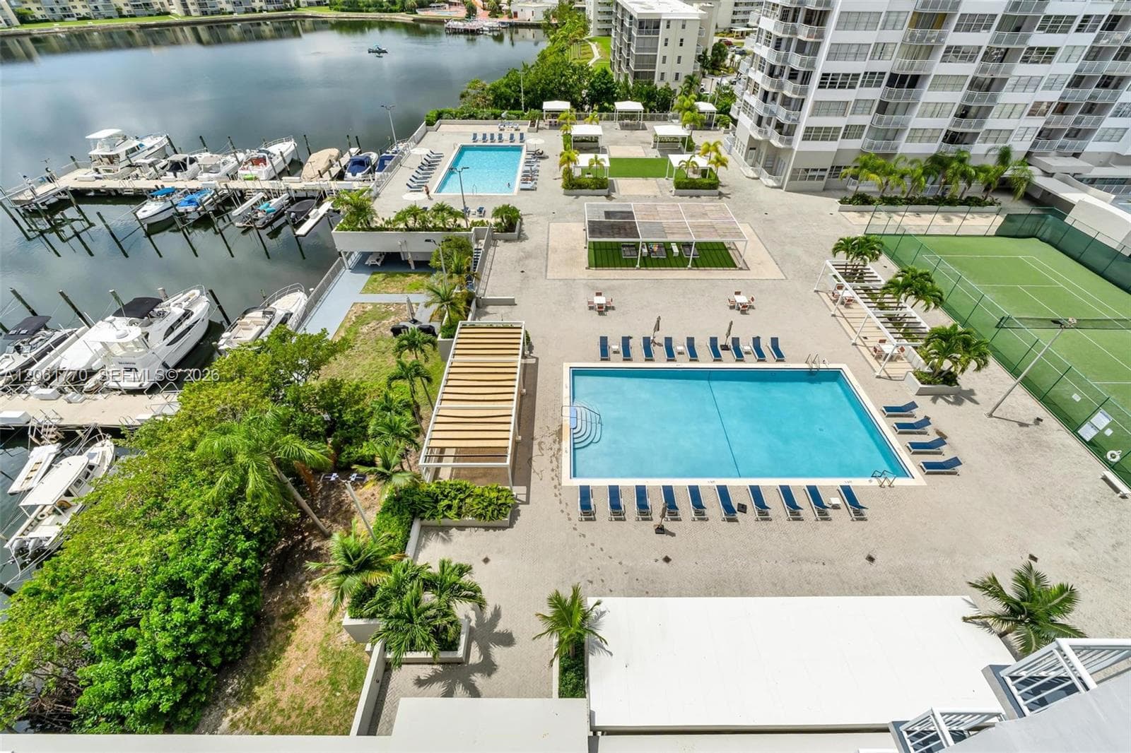 18071 Biscayne Blvd 901 photo 23