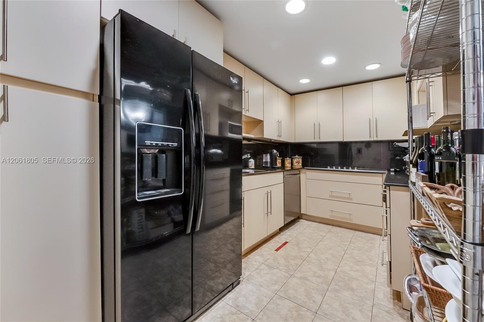 90 Edgewater Dr 501 photo 7