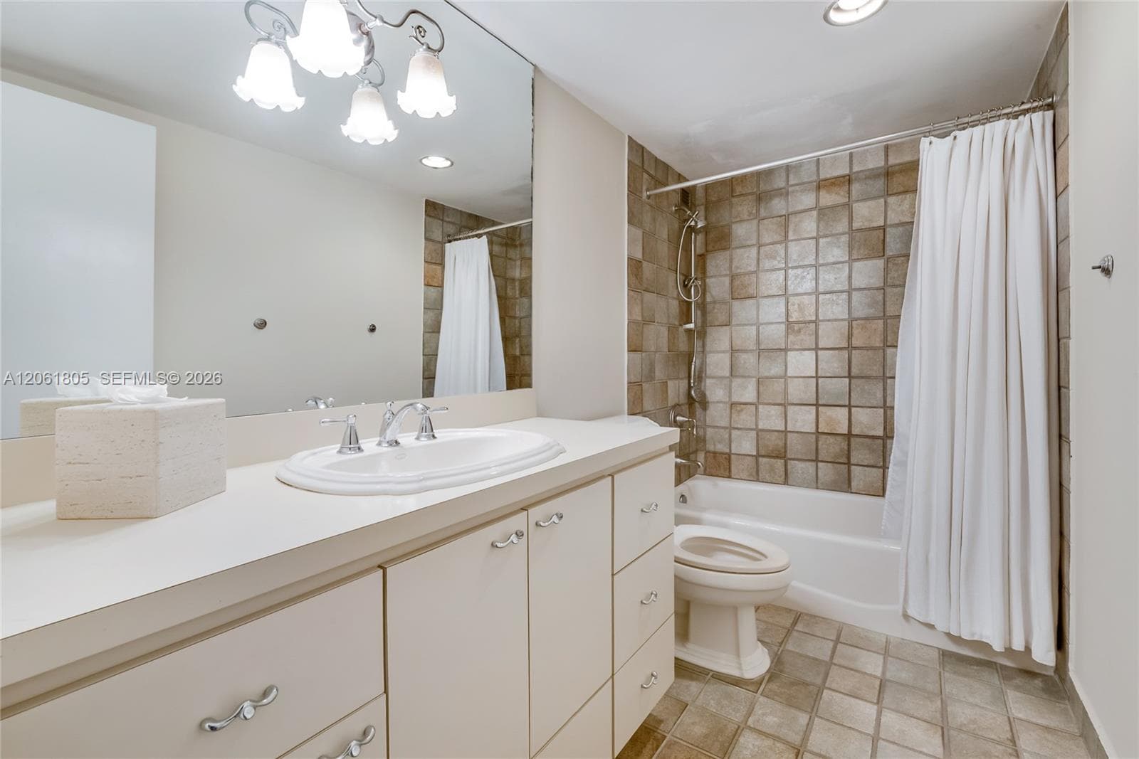 90 Edgewater Dr 501 photo 14