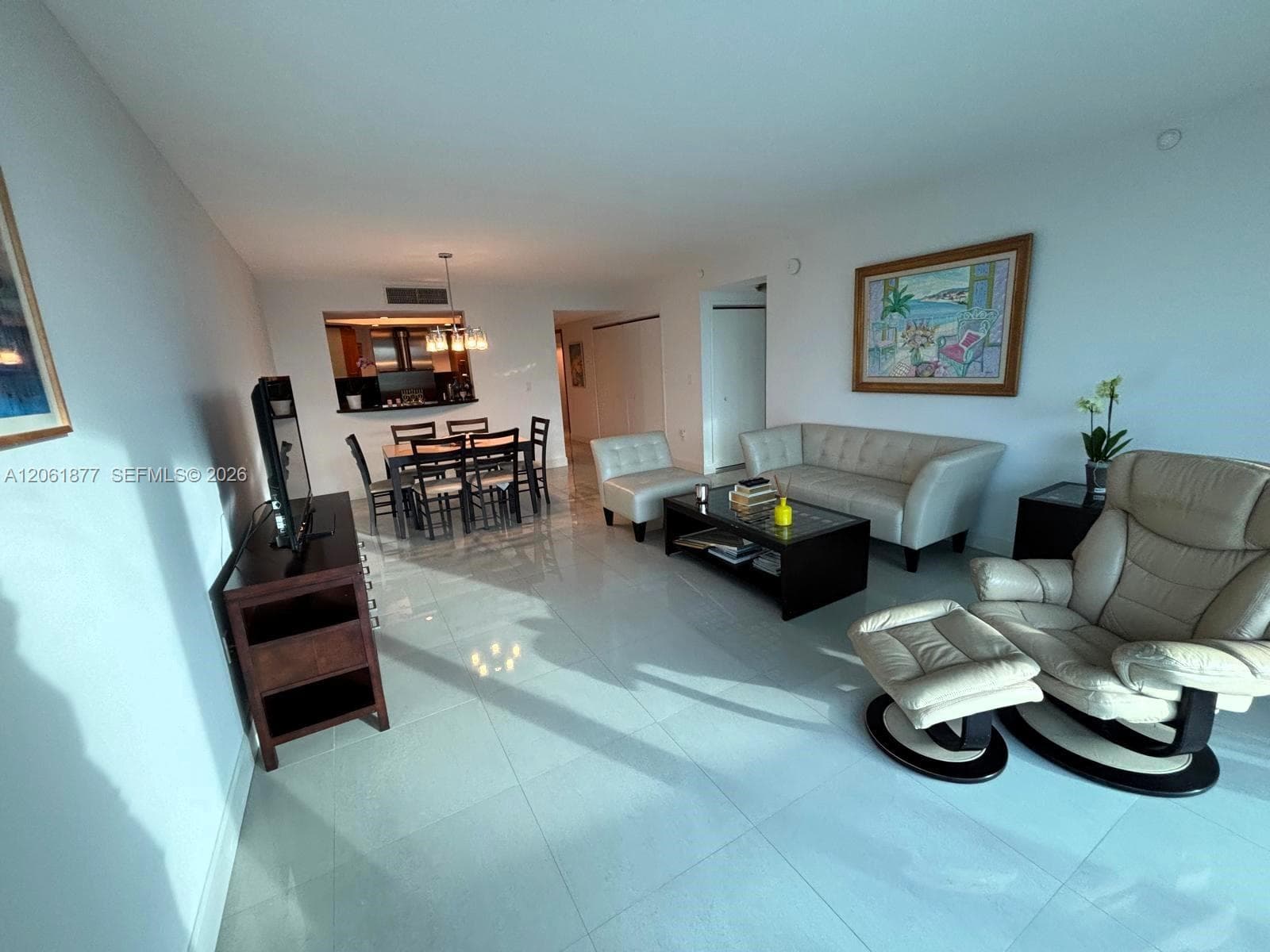 9401 Collins 401 photo 2