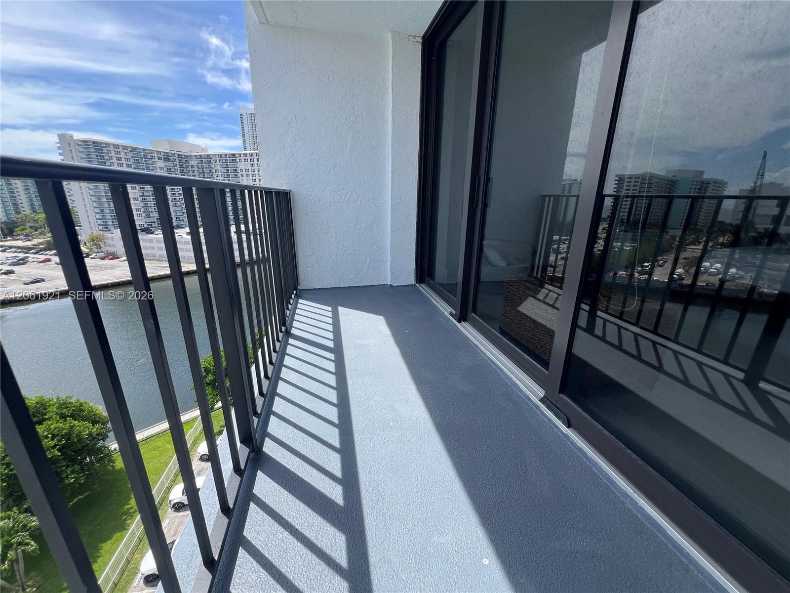 200 Leslie Dr 1017 photo 2