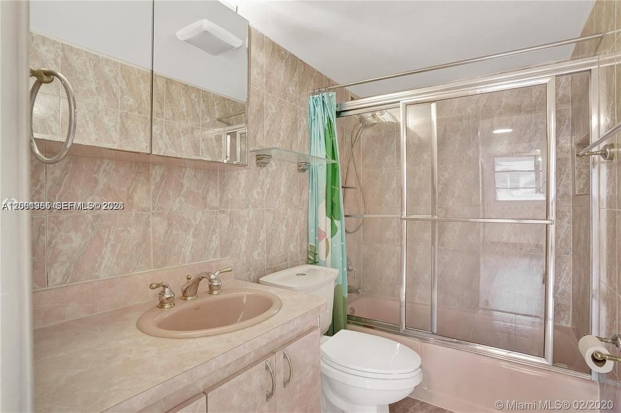 345 Ocean Dr 302 photo 7