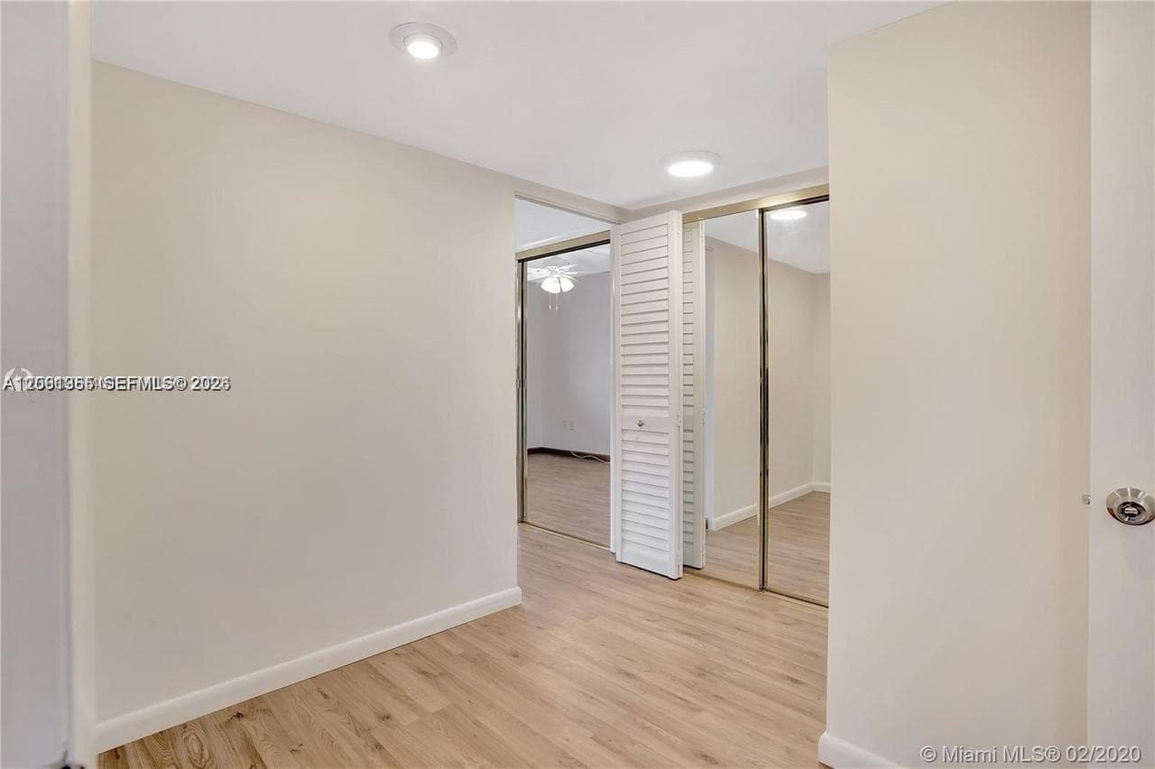 345 Ocean Dr 302 photo 5