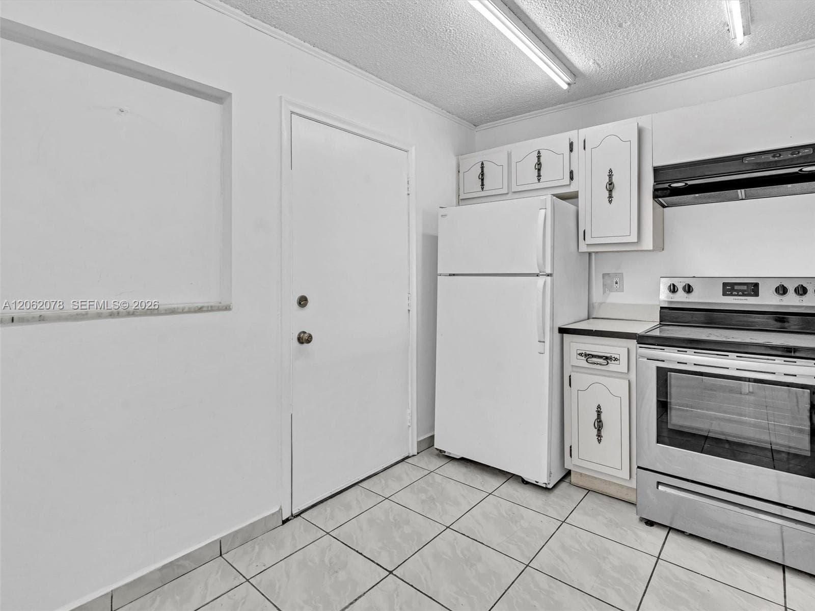 3849 NE 169th St 405 photo 6