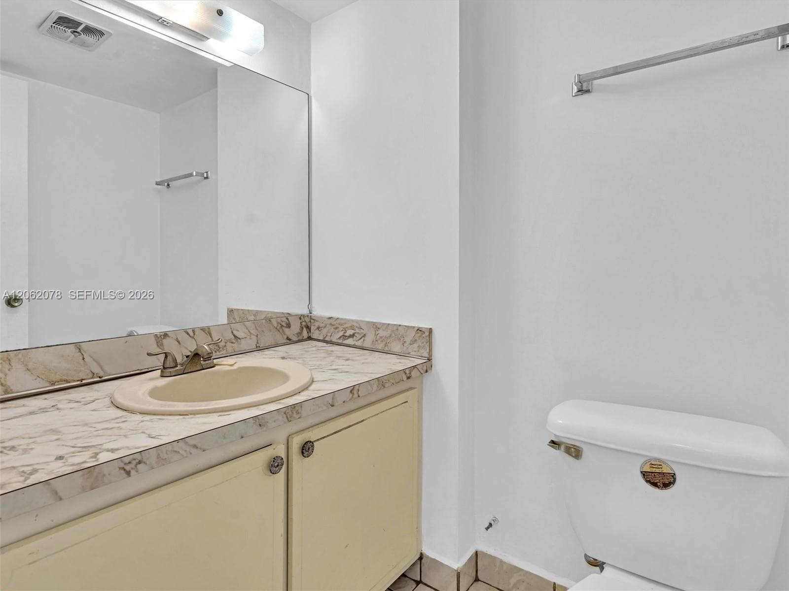 3849 NE 169th St 405 photo 12