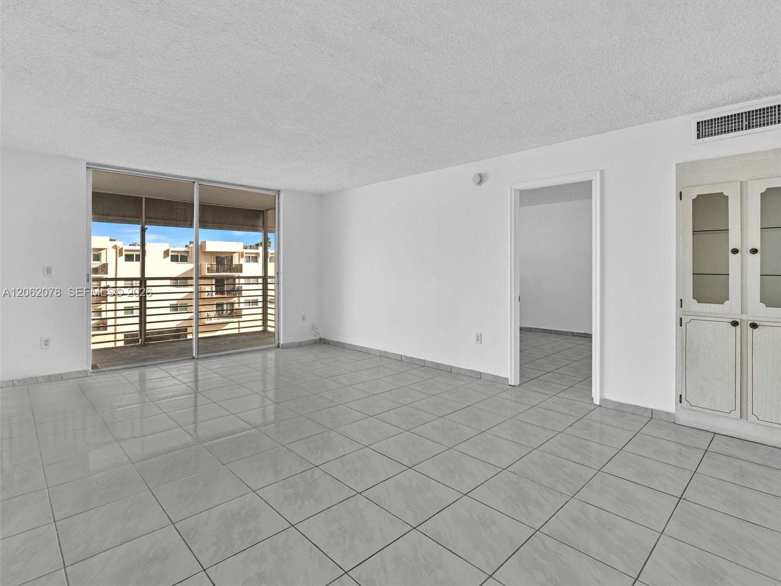 3849 NE 169th St 405 photo 14