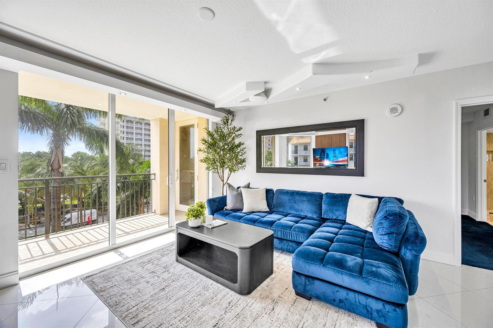 2011 N Ocean Boulevard 405 photo 3