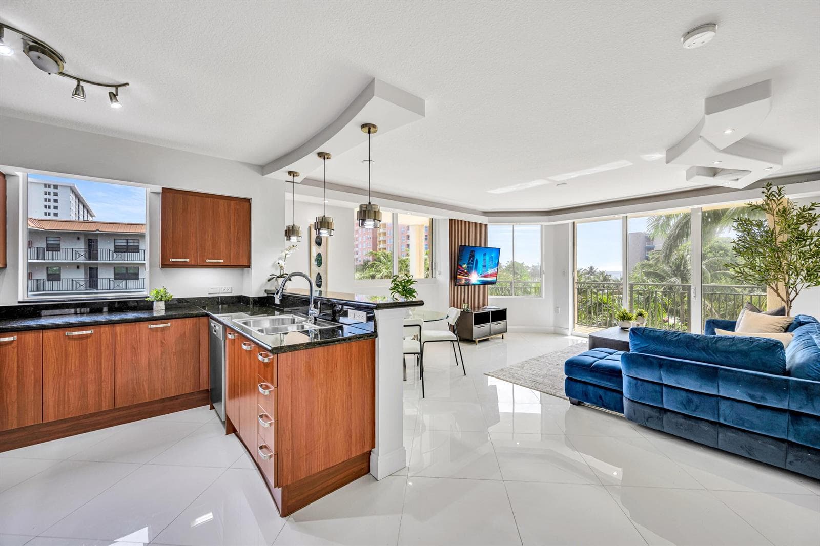 2011 N Ocean Boulevard 405 photo 14