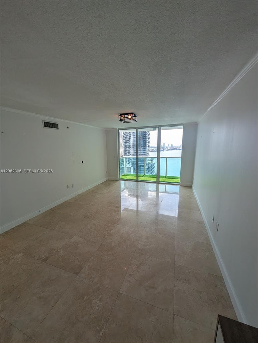 31 SE 5 3002 photo 2
