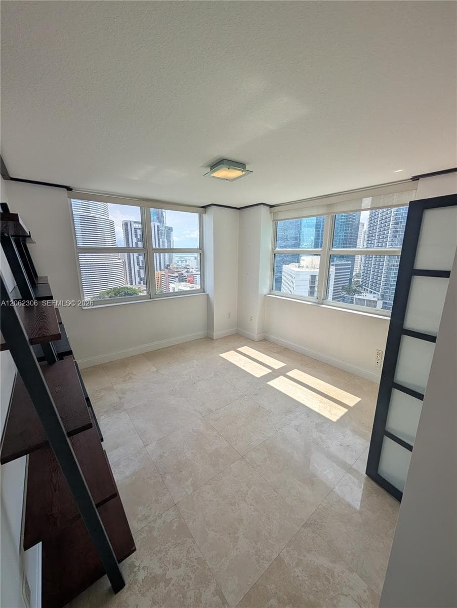 31 SE 5 3002 photo 17