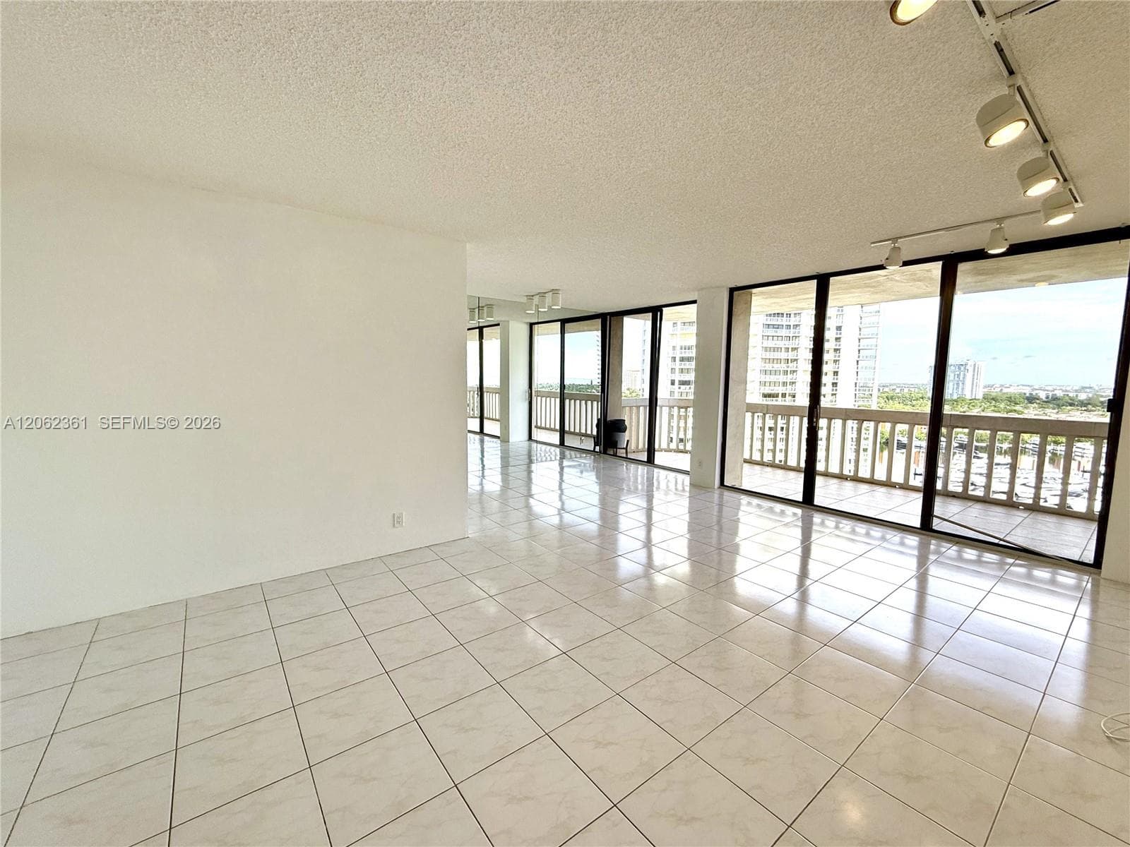 19355 Turnberry Way 12C photo 9