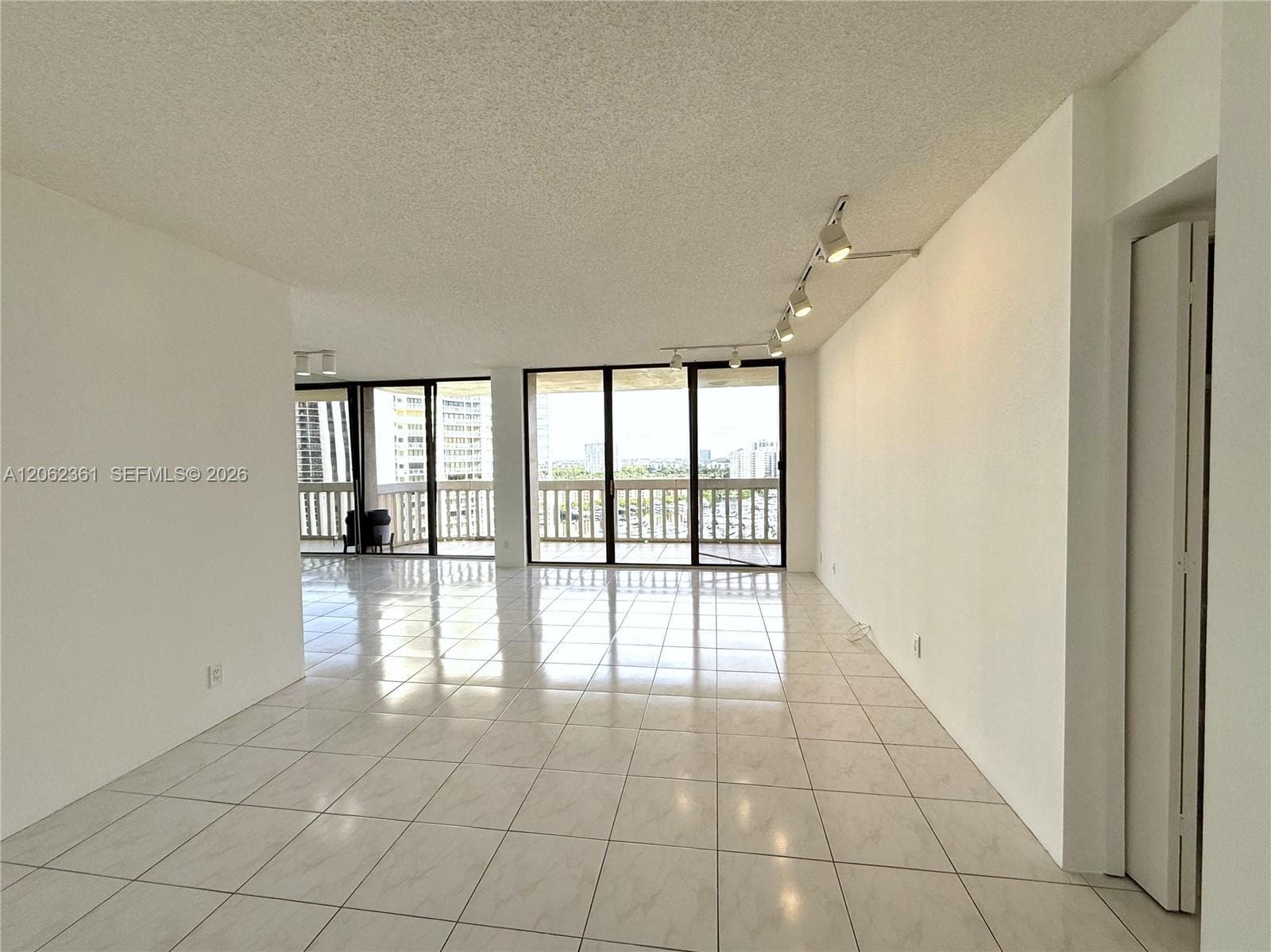 19355 Turnberry Way 12C photo 11