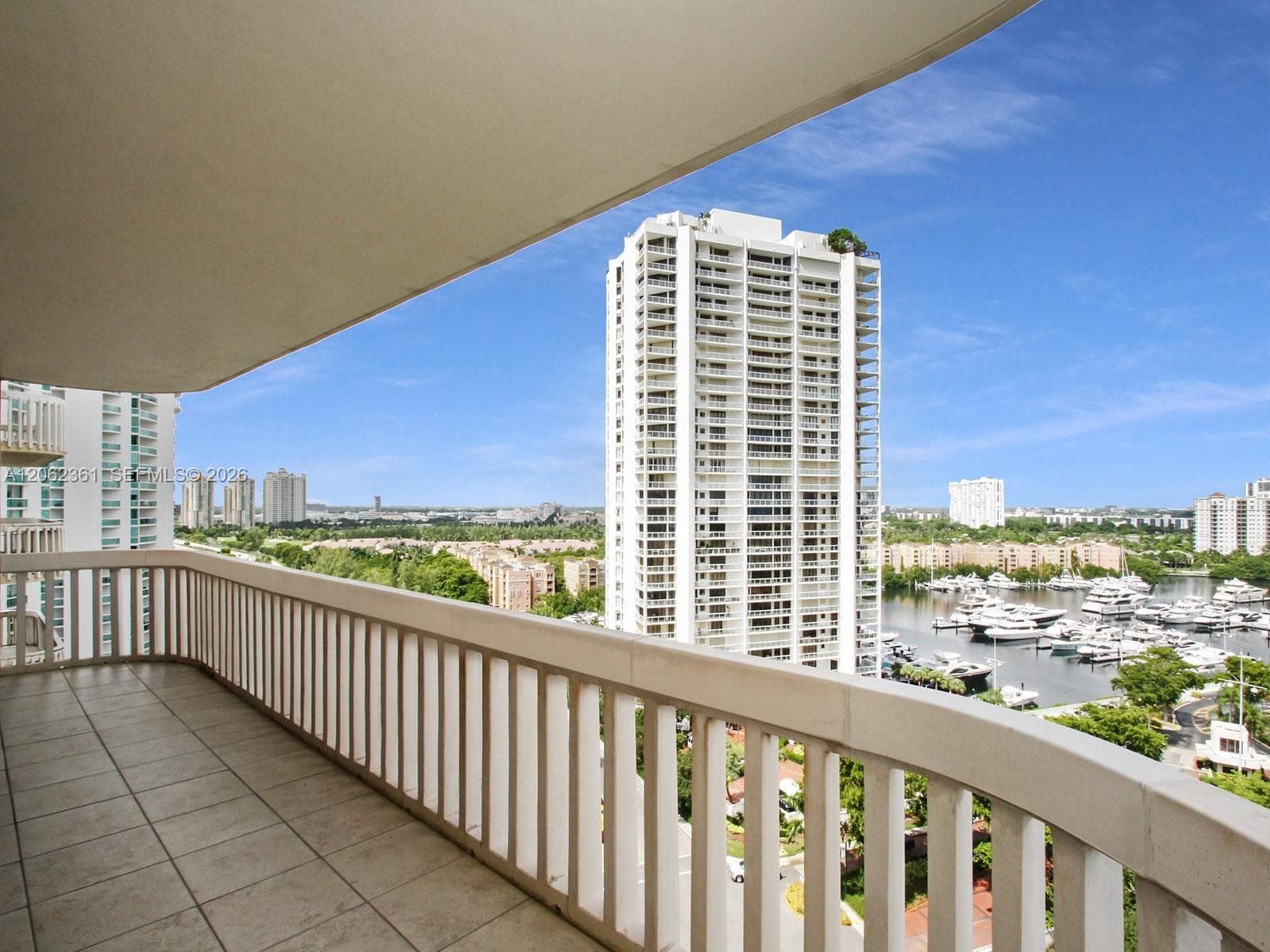 19355 Turnberry Way 12C photo 4