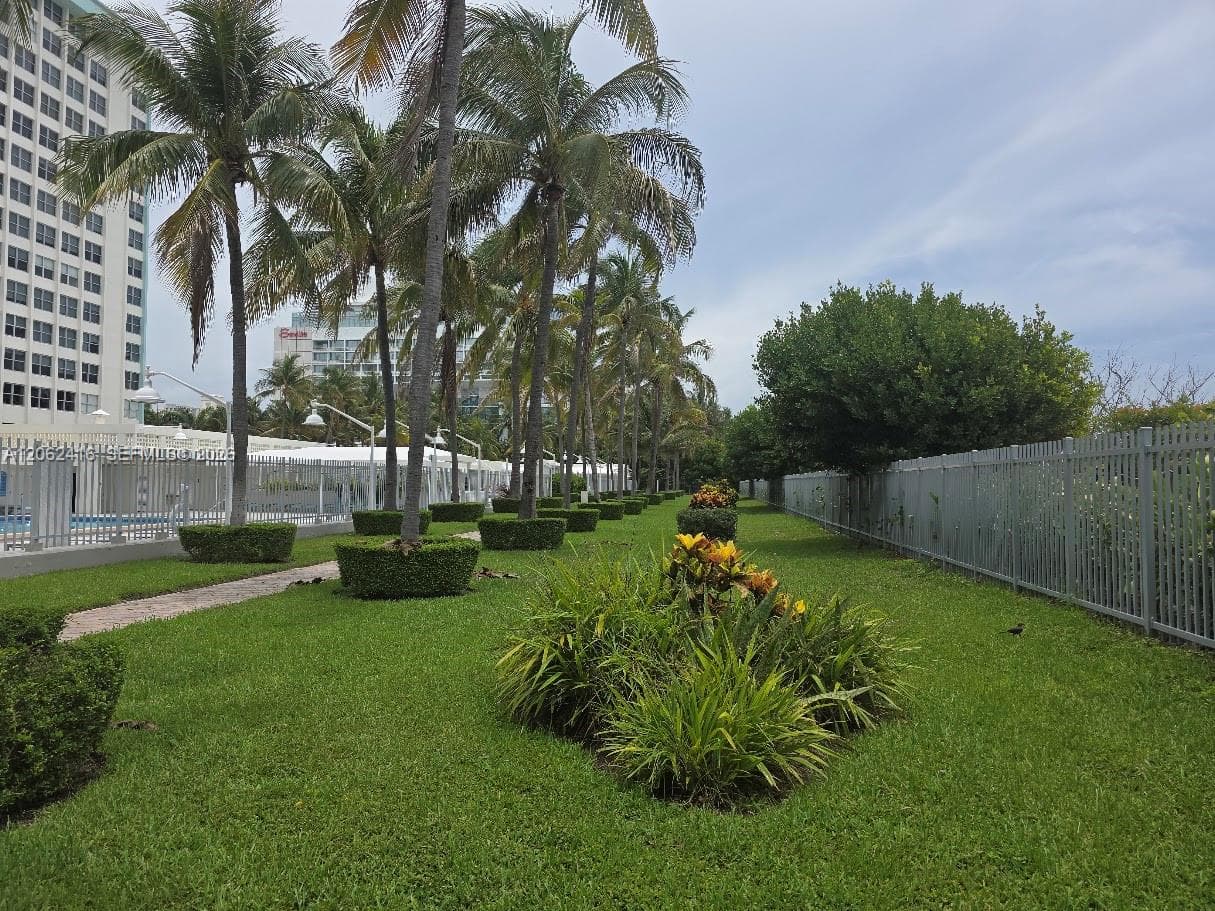 2899 Collins Ave 940 photo 23
