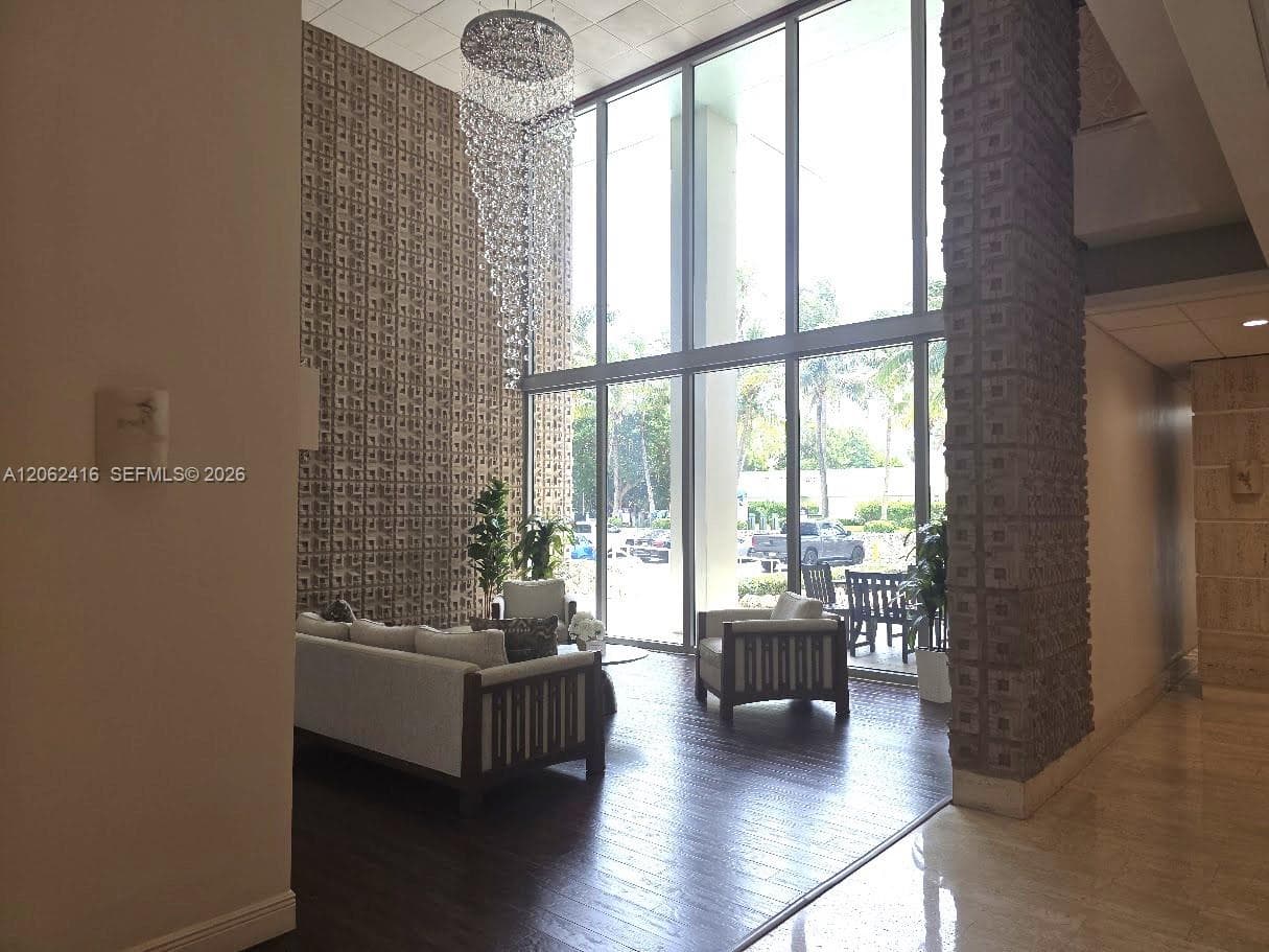 2899 Collins Ave 940 photo 2