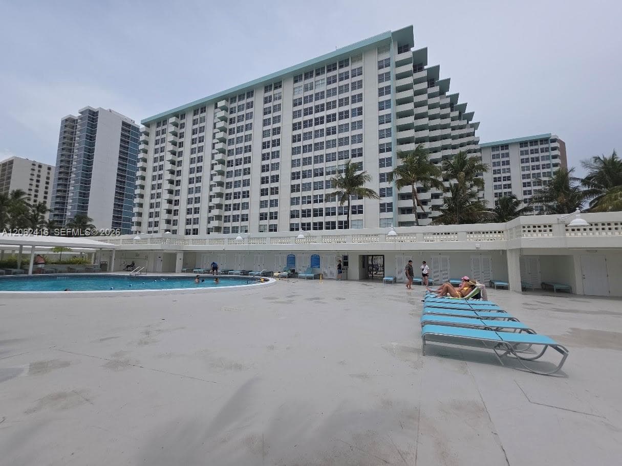 2899 Collins Ave 940 photo 17