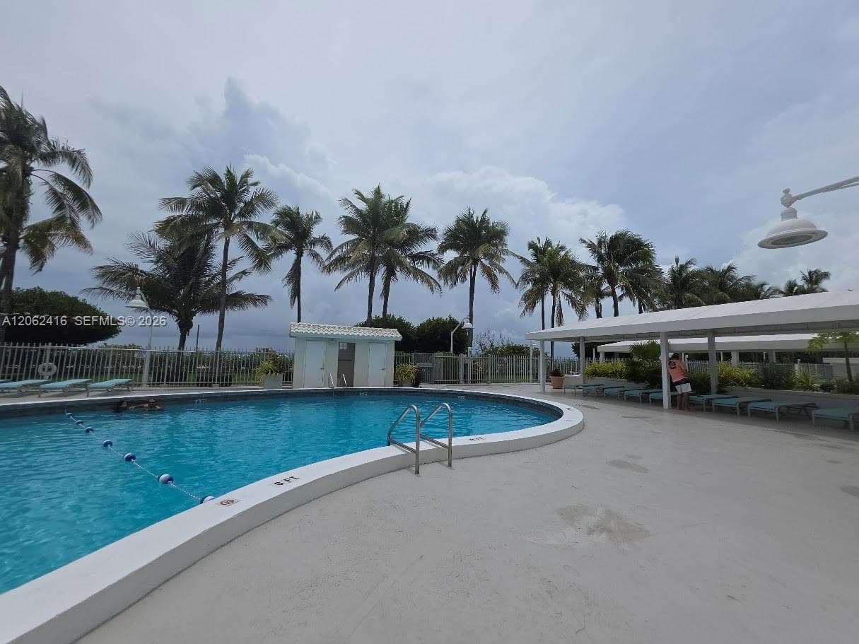 2899 Collins Ave 940 photo 19