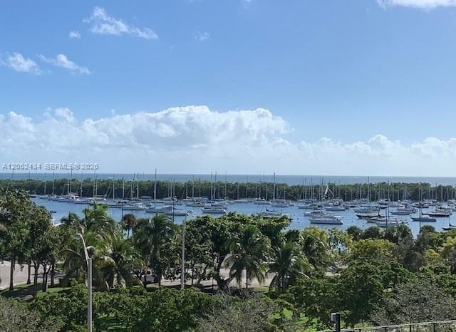 2811 S Bayshore Dr 5C photo 2